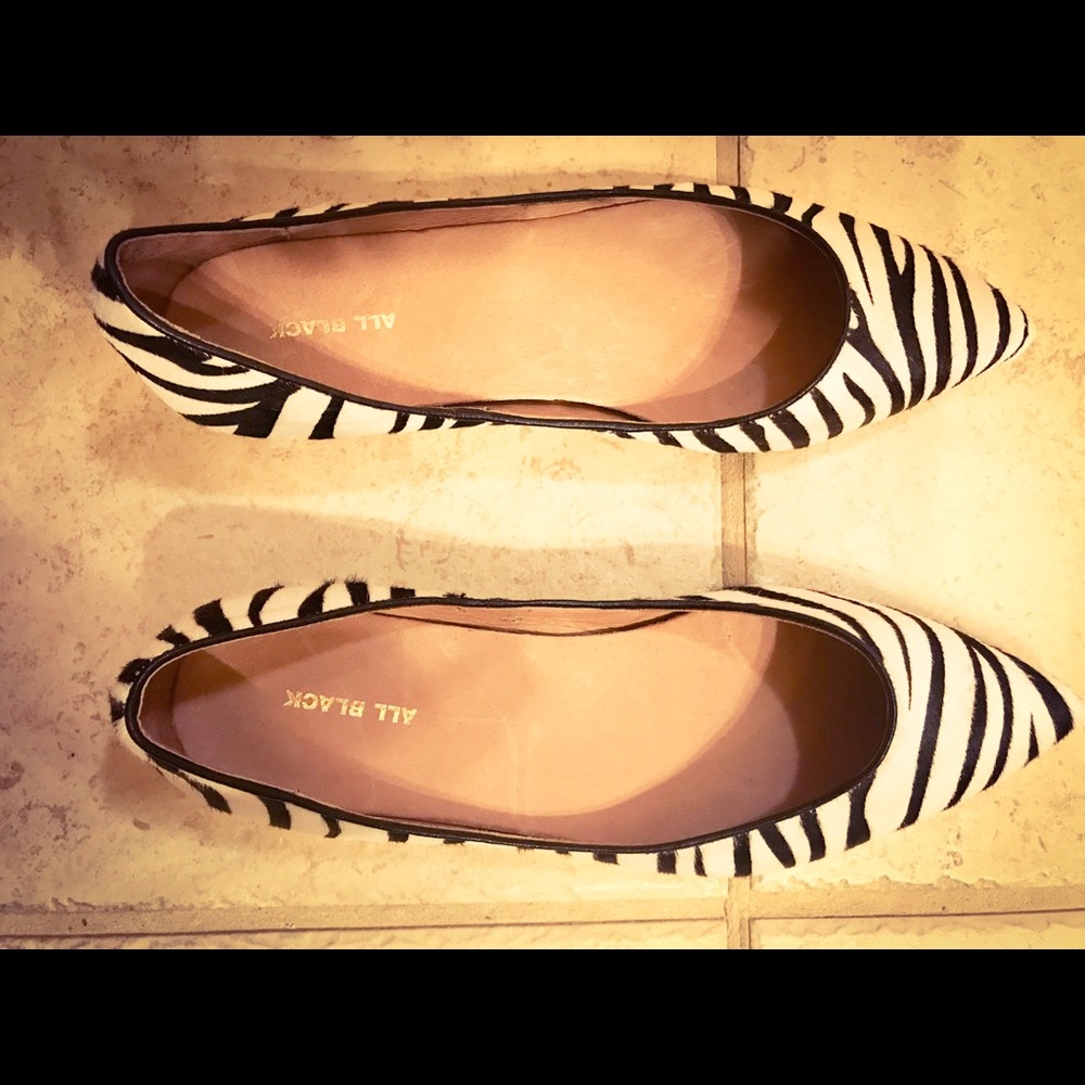 ALL BLACK — JUNGLE DANCING POINTED TOE FLATS, SIZE US 8 - Picture 2 of 4